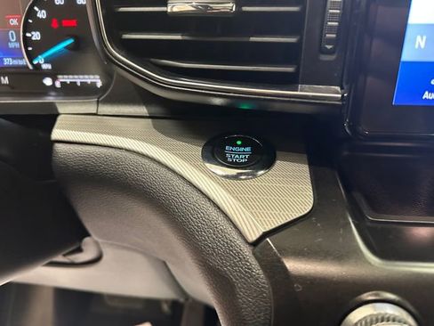 Used 2020 Ford Explorer XLT w/ Equipment Group 202A AWD/4WD image 17