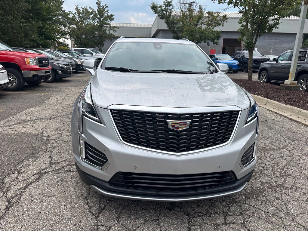 Used 2020 Cadillac XT5 Premium Luxury w/ LPO, Floor Liner Package FWD image 8