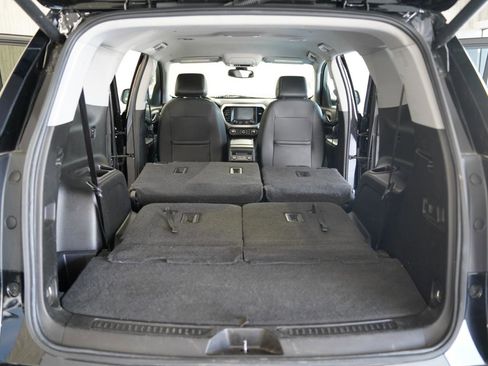 Used 2023 GMC Acadia SLT image 41