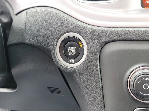 Used 2023 Dodge Charger SXT image 28