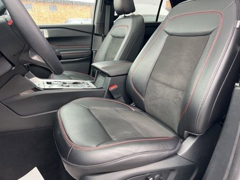 Certified 2023 Ford Explorer ST-Line w/ Class IV Trailer Tow Package image 21