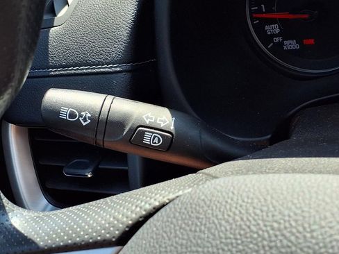 Used 2024 GMC Terrain SLE w/ Driver Convenience Package FWD image 22