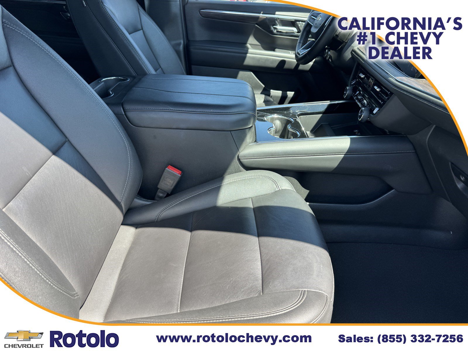 Used 2025 Chevrolet Suburban LT RWD image 8