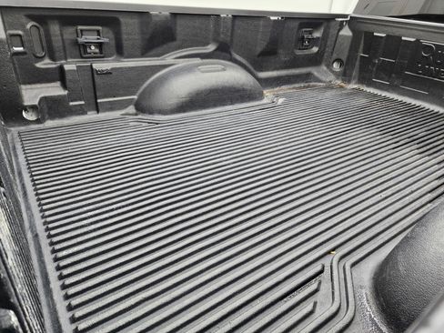 Used 2022 Ford F350 XLT w/ Black Appearance Package image 5