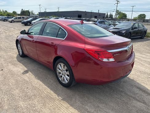 Used 2013 Buick Regal Leather FWD image 2