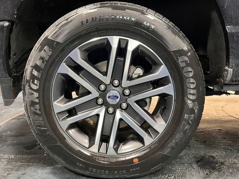 Used 2021 Ford F150 Lariat w/ Max Trailer Tow Package image 37