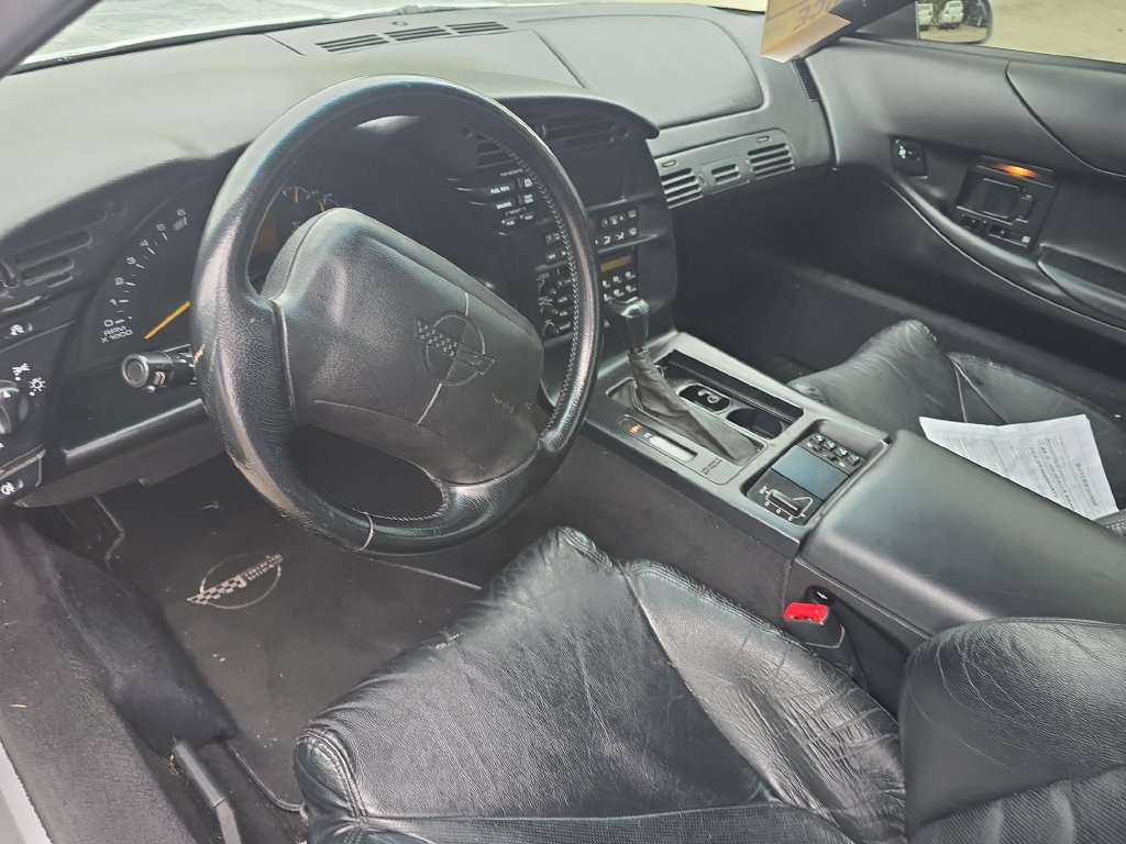 Used 1996 Chevrolet Corvette Coupe RWD image 12