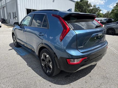 Used 2023 Kia Niro Wind w/ Wind Preserve Package FWD image 11