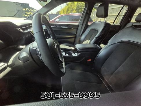 Used 2023 Jeep Grand Cherokee L Laredo AWD/4WD image 9