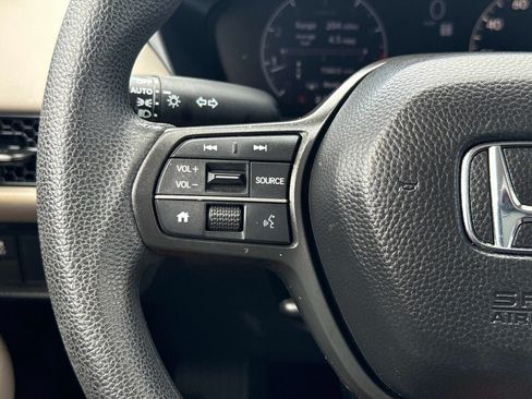 Certified 2025 Honda HR-V LX image 28
