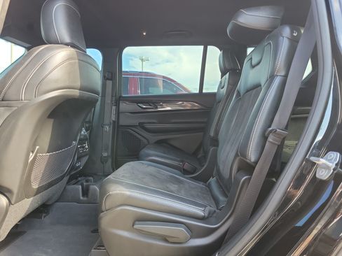 Used 2023 Jeep Grand Cherokee L Laredo AWD/4WD image 8