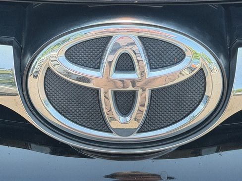 Used 2016 Toyota Camry SE FWD image 34