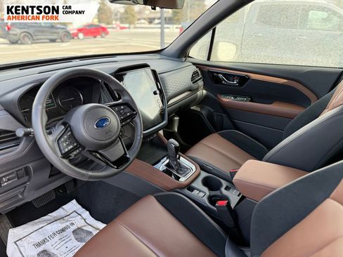 Used 2025 Subaru Forester Touring image 4