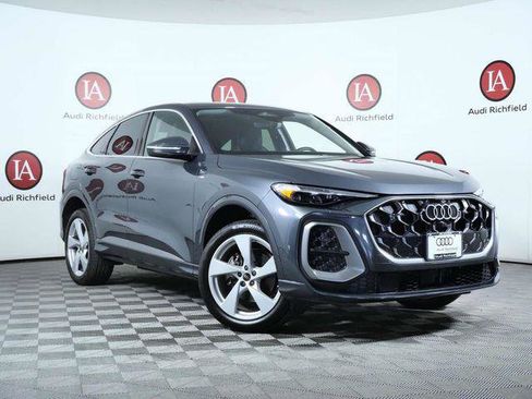 Used 2025 Audi Q5 Premium Plus w/ Premium Plus AWD/4WD image 1
