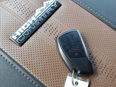 Used 2024 Chevrolet Silverado 3500 High Country w/ Technology Package image 43