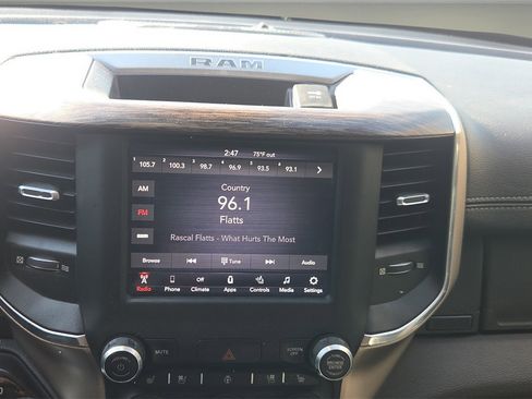 Used 2019 RAM 1500 Laramie image 16