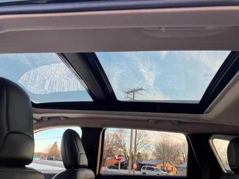 Used 2017 Jeep Cherokee Limited w/ Trailer Tow Group image 21