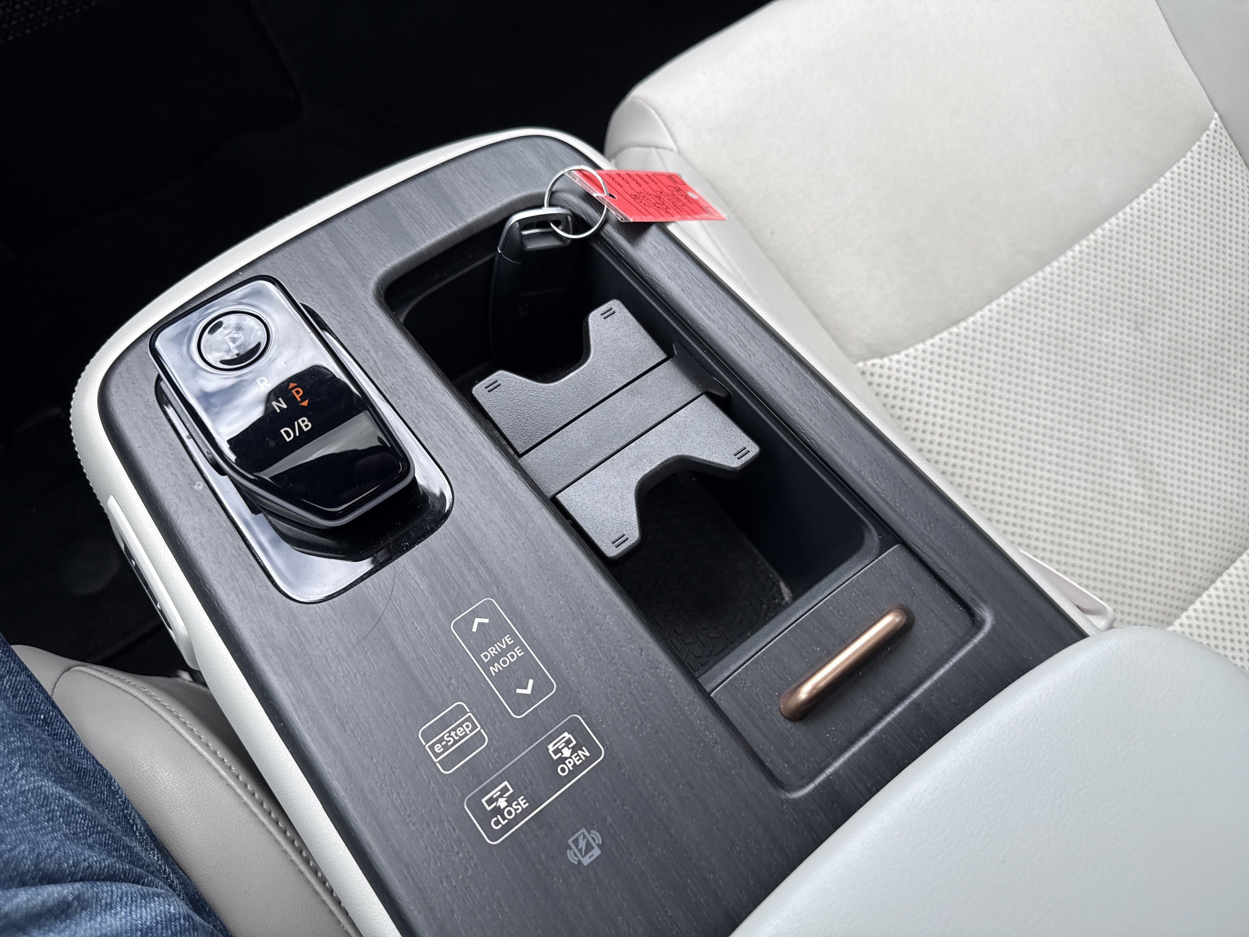 Used 2024 Nissan Ariya AWD image 19