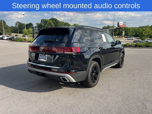 Certified 2026 Volkswagen Atlas Peak Edition AWD/4WD image 6