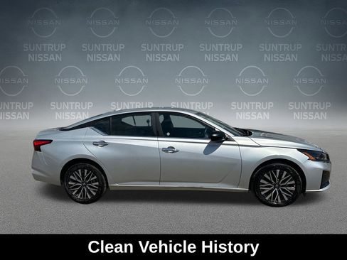 Used 2025 Nissan Altima 2.5 SV image 6