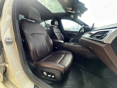 Used 2018 BMW M550i xDrive M550i xDrive AWD 4dr Sedan image 10