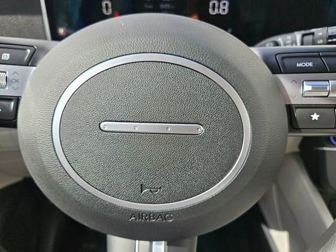 Used 2025 Hyundai Tucson SE FWD image 19