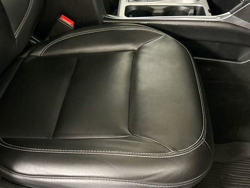 Used 2022 Ford Explorer XLT w/ Equipment Group 202A image 36