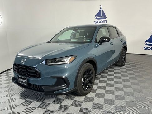 Certified 2025 Honda HR-V Sport image 3