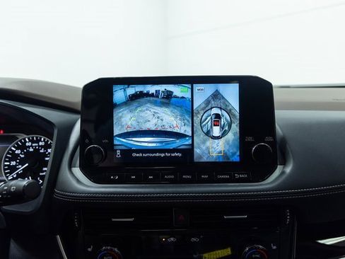 Used 2022 Nissan Rogue SL w/ SL Premium Package image 18