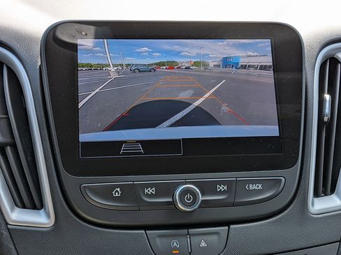 Used 2024 Chevrolet Malibu LT FWD image 23