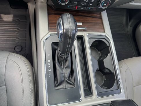 Used 2015 Ford F150 Lariat image 26