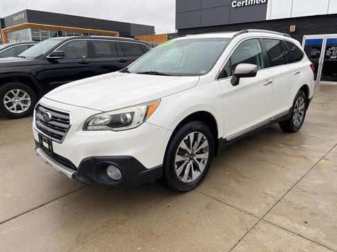 Used 2017 Subaru Outback 2.5i Touring w/ Popular Package #5A AWD/4WD image 3