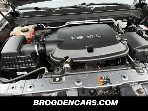 Used 2018 Chevrolet Colorado Z71 AWD/4WD image 10