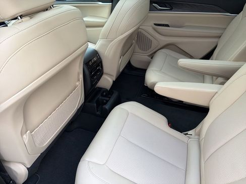 Certified 2025 Jeep Grand Cherokee L Limited w/ Luxury Tech Group II AWD/4WD image 47