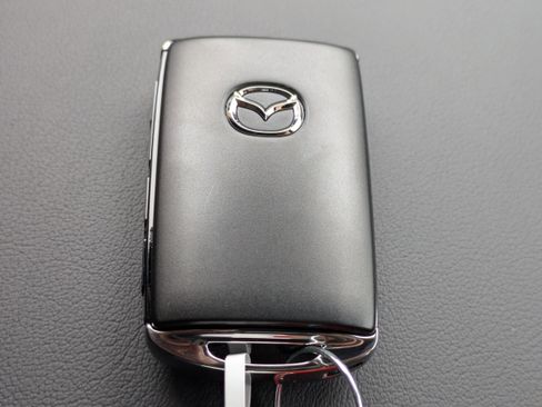 New 2026 MAZDA MAZDA3 2.5 S Hatchback w/ Premium Pkg image 32