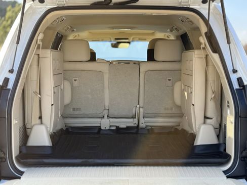 Used 2020 Lexus LX 570 4WD w/ Luxury Package image 52