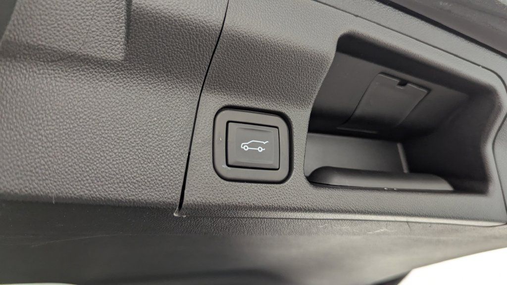 Used 2023 GMC Acadia Denali w/ LPO, Floor Liner Package FWD image 43