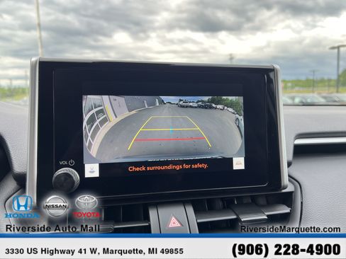 Used 2025 Toyota RAV4 XLE AWD/4WD image 22
