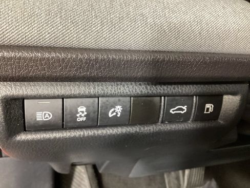 Used 2025 Toyota Camry LE FWD image 18
