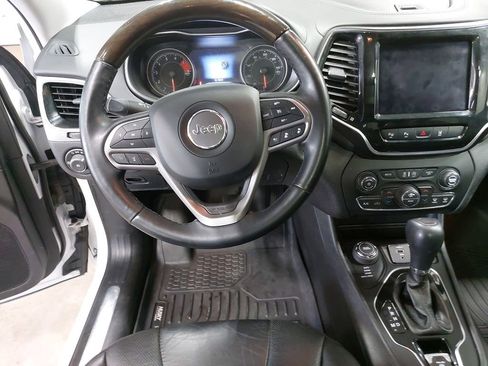 Used 2019 Jeep Cherokee Overland w/ Technology Group image 15