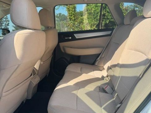 Used 2019 Subaru Outback 2.5i Premium AWD/4WD image 16