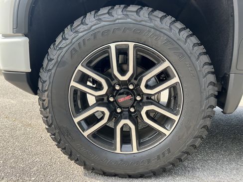 New 2026 GMC Sierra 1500 AT4 w/ AT4 Premium Package AWD/4WD image 15