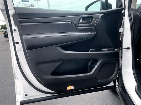 Used 2025 Honda Odyssey EX-L image 25