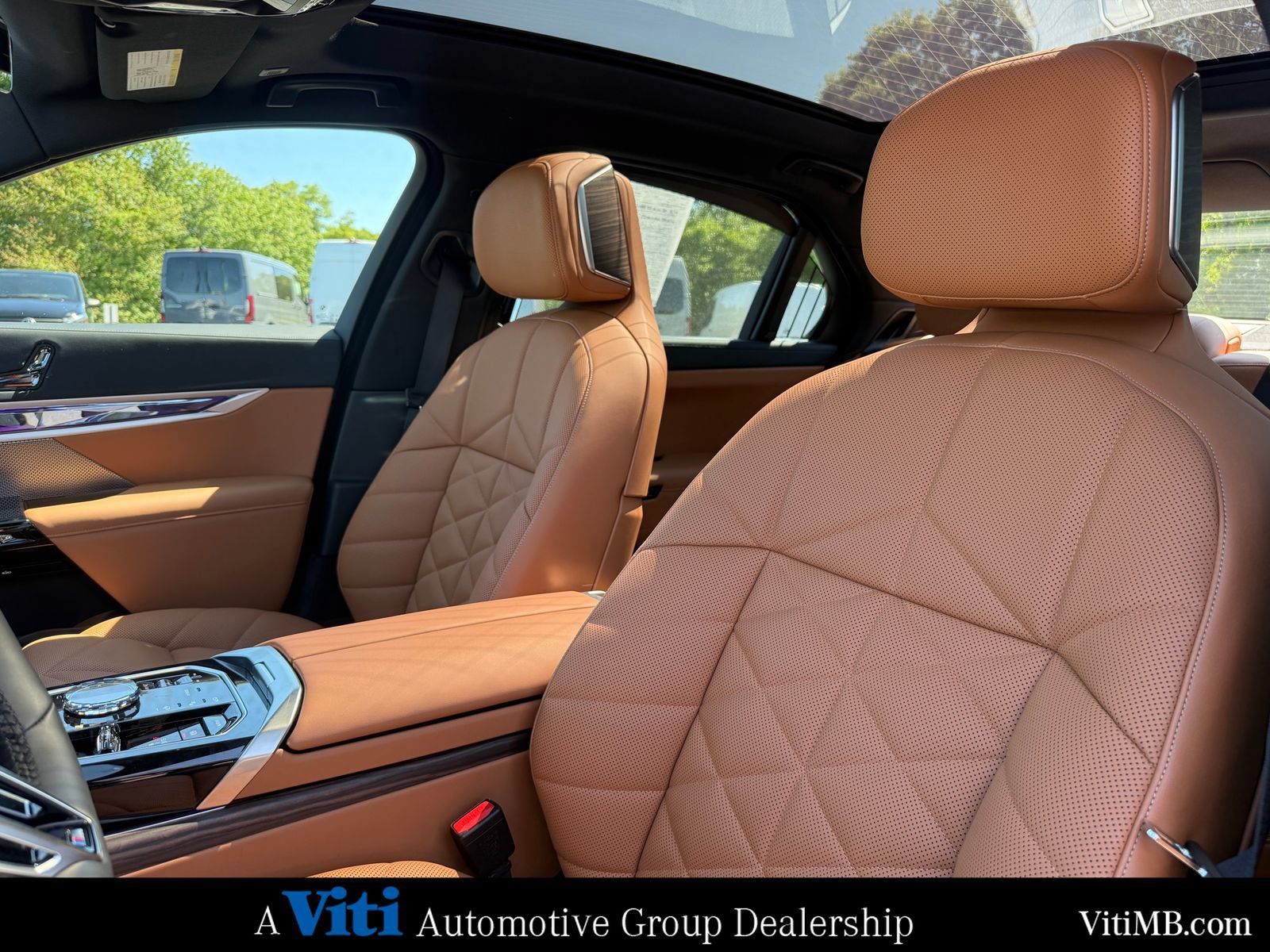 Used 2025 BMW 740i xDrive AWD/4WD image 18