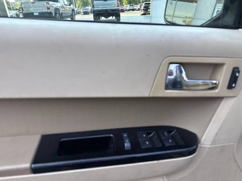 Used 2012 Ford Escape Limited FWD image 11