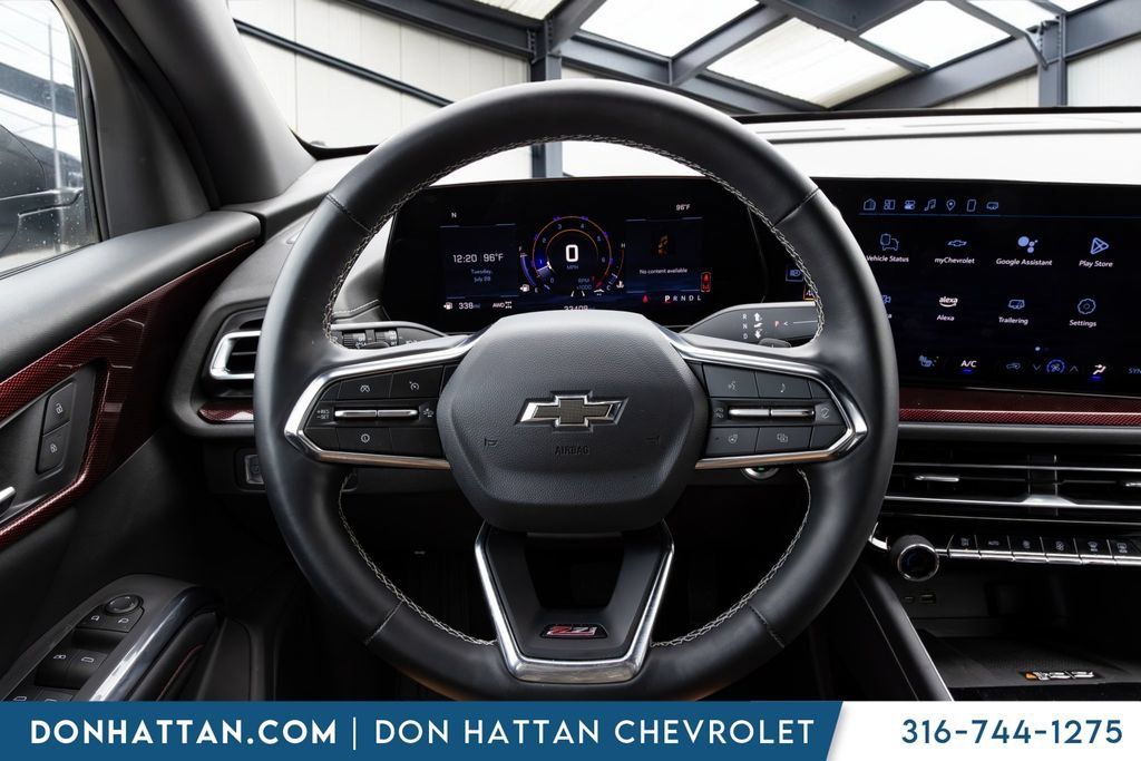 Used 2025 Chevrolet Traverse Z71 AWD/4WD image 6