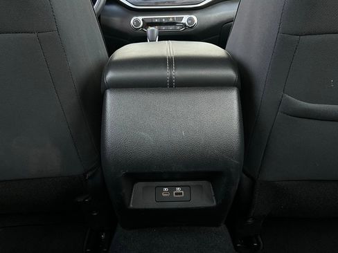 Used 2025 Nissan Altima 2.5 SV image 13