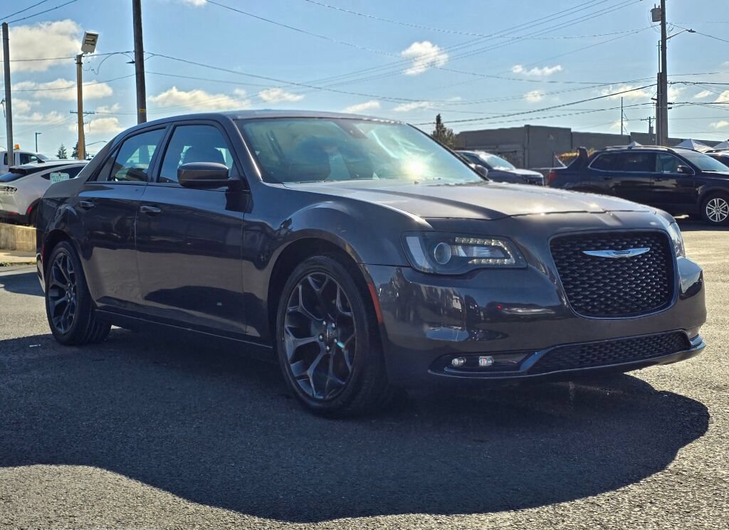 Used 2019 Chrysler 300 S RWD image 4