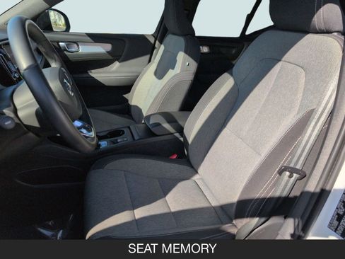 Used 2024 Volvo XC40 B5 Core image 14