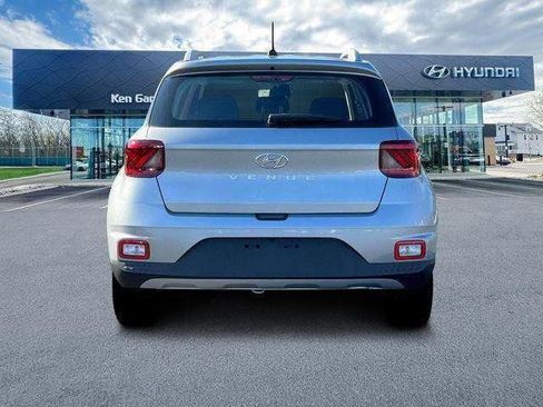 New 2025 Hyundai Venue SEL image 6